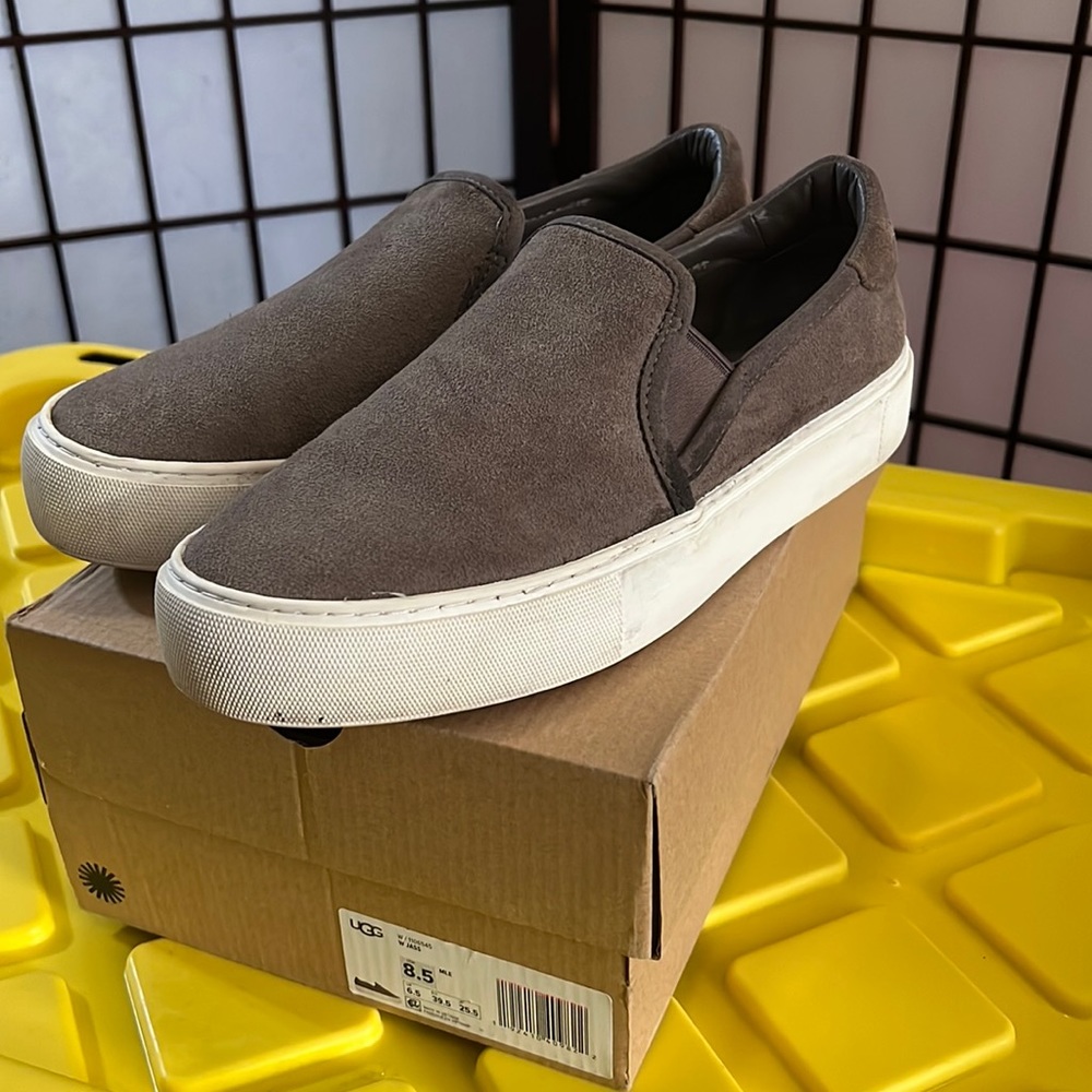 Uggs with box